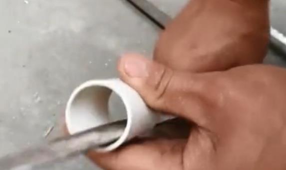 pvc管中間斷了拼接視頻分享,這個思路還是比較實用的! pvc管中間斷了拼接視頻分享,這個思路還是比較實用的!