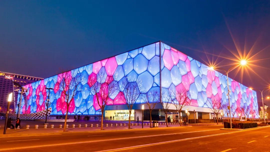 來雙奧館看龍勝管在“Colourful Cube”的藝術(shù)美學(xué)吧! 來雙奧館看龍勝管在“Colourful Cube”的藝術(shù)美學(xué)吧!